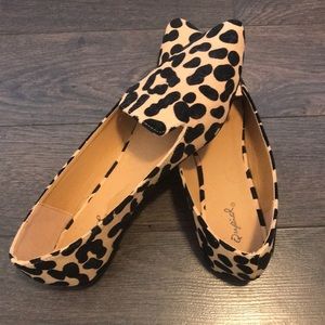 Leopard pointed toe loafers